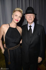 塞隆劳伦斯同性恋庆典狂欢 克林顿领贡献奖(图)