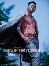 组图：李东学《费加罗》眼神深邃展魅力