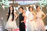组图：《小时代》上海发布会 粉丝疯狂混乱