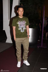 组图：Lady GaGa香港开场 圈中艺人集体朝圣