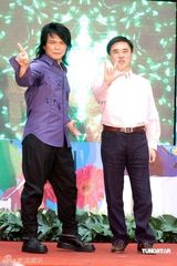 高清图：伍佰担任花博环保亲善大使 卖力宣传