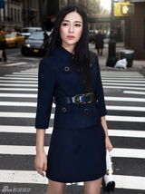 组图：秦岚时尚大片妩媚冷艳 春日街头秀美腿