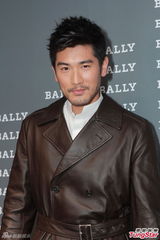 组图：张静初期待浪漫异国恋 高以翔力挺小S