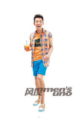 组图：郑恺休闲大片 五彩斑斓展示肆意青春