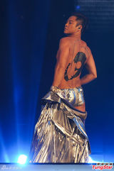 张国荣纪念演唱会 张敬轩雌雄同体梁朝伟深情