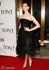 高清组图：大嘴美女安妮-海瑟薇美丽亮相