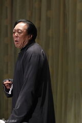 组图：德云社办孔云龙专场 郭德纲受访谈收徒标准