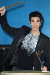 组图：王力宏个唱彩排击鼓呐喊 全员“火力全开”