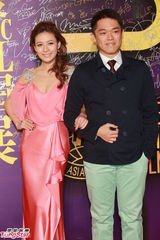 组图：亚太影展红毯生辉 刘嘉玲露半球曾宝仪秀美背