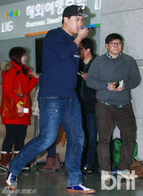 组图：韩国棒球选手柳贤振通过仁川机场返美