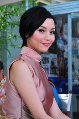 高清组图：《泪王子》主演朱璇威尼斯妩媚写真