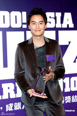 组图：金贤重香港获大奖 阿SA无缘和男友过圣诞