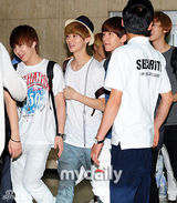 组图：SM家族结束日本演唱会返回韩国