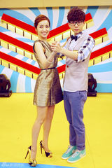 组图：胡夏被封吃货 搂侯佩岑热舞探戈