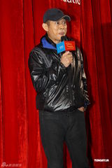 组图：李连杰蜡像落户上海 自称电影是业余爱好