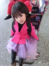 组图：“萌版胡一菲”生活照曝光 潮萌兼备可爱