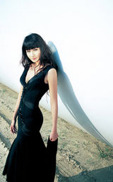 幻灯图：韩雨芹清纯写真曝光 罗裙轻摆笑容恬淡