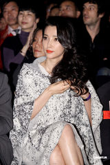 高清组图：李冰冰米色裙走红毯 笑容自信显大牌风范