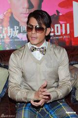 组图：郭富城个唱将凌空跳舞 带来全新超视觉享受