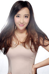 组图：杜若溪清新写真 外柔内刚显真性情本色