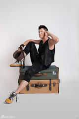 组图：王雷俏皮写真搞怪卖萌