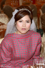 幻灯图：邵美琪披婚纱露幸福笑容 与新郎陈豪显默契