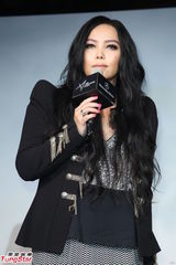 组图：张惠妹疑默认新恋情 否认喝知名饮品爆肥