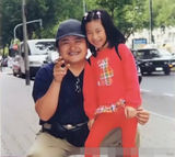 组图：曝刘欢妻女罕见私房照 21岁女儿金发显潮人范