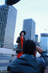 高清图：高圆圆韩国拍摄芭莎大片工作花絮4