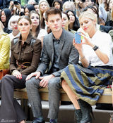 组图：纽约名媛奥利维亚帅气亮相伦敦时装周