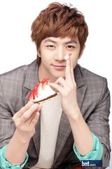 组图：MBLAQ独家时尚写真 帅气身姿风度翩翩