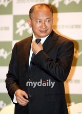 组图：吴宇森访韩新闻发布会 韩国导演宋海成出席