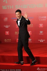 组图：《盲探》剧组走红毯 刘德华帅气现身