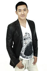 组图：王阳初秋写真曝光 皮衣拉风彰显男人味