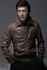 组图：张鲁一时尚写真散发熟男魅力