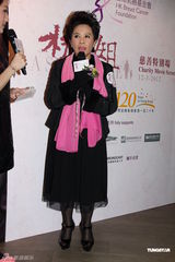 组图：《桃姐》票房大好 叶德娴宣传防癌资讯