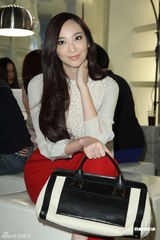 组图：吴佩慈下月巴黎庆生 找男友身高有要求