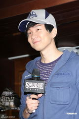 组图：林俊杰潮店开幕 圈内好友齐来捧场