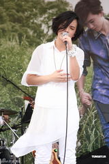 组图：张芸京新造型女人味 传与小煜暧昧粉丝心碎