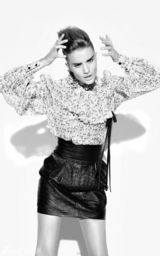 幻灯图集：《变形金刚3》新女主角性感写真