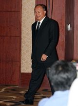 高清图：吴宇森访韩记者会 无敌者导演出席