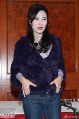 组图：艳星叶玉卿被爆复出还债 浓妆澄清未破产