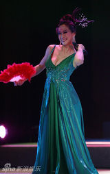 高清组图：芙蓉姐姐个唱 狂跳肚皮舞多个造型亮眼