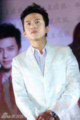 幻灯图：胡军邓超吴佩慈携手代言 影视作品齐玩颠覆