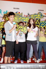 组图：关楚耀等K歌为慈善 谢安琪慰问方大同 