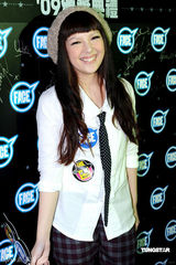 幻灯：容祖儿成潮人标杆自称意外 坦言私下很邋遢  