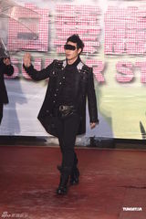 组图：日韩艺人齐登小巨蛋 张小燕庾澄庆造型大PK