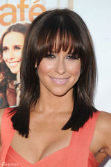 组图：詹妮弗-洛芙-休伊特紧身礼服亮相肤色性感