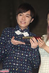 组图：蔡依林未攻蛋先受惊 舞台垮塌当众尖叫