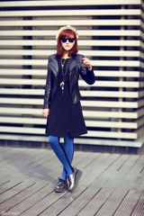 组图：徐子淳早春朋克街拍 吐露时尚气息